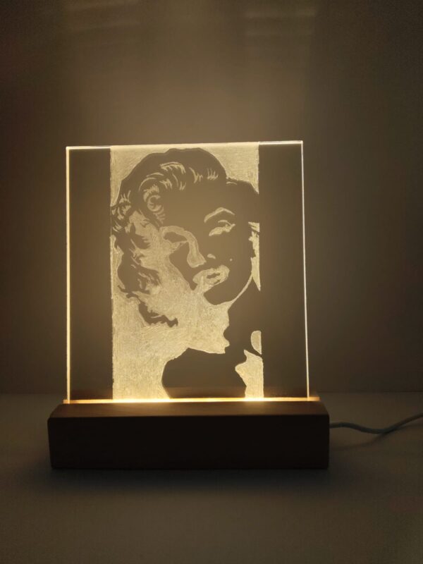 Metacrilato con led Marilyn cara